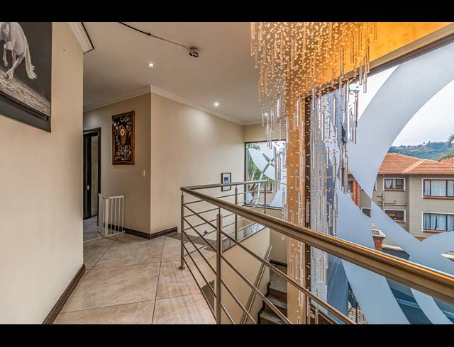 4 BEDROOM CLUSTER FOR SALE IN BASSONIA